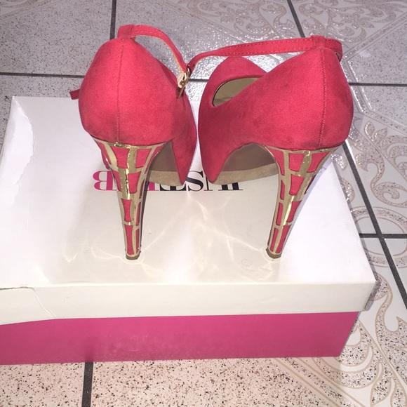 Heels - Picture 3 of 3